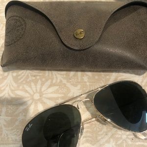 Ray Ban Aviator Sunglasses & case